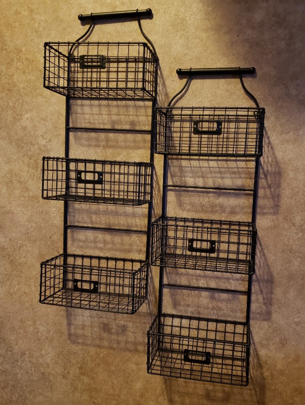 Farmhouse Metal Wall Mounted Rack